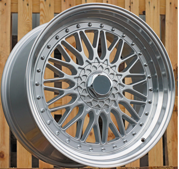 BMW Race Vanteet 5x120 18"x8",9.5" KR 72.6 ET35 Useita malleja!