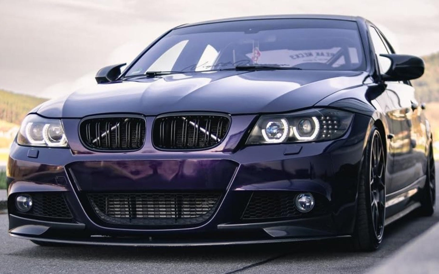 BMW E90 / E91 LCI M-Performance kiiltävän musta etulippa