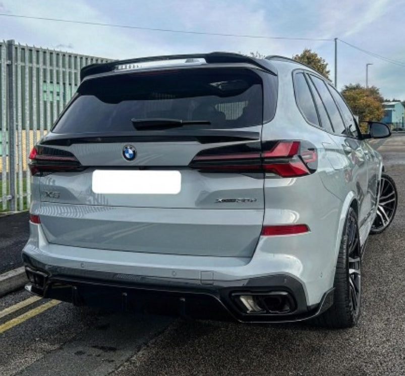 BMW X5 G05 Kiiltävän musta takakontin lippa Aero Style