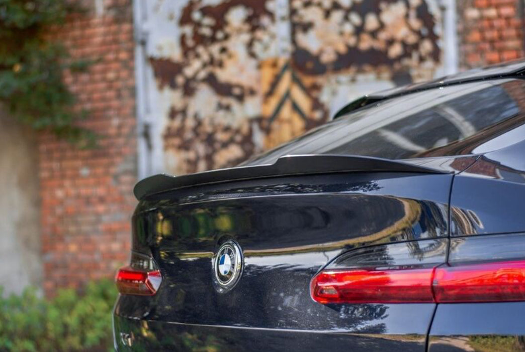 BMW X4 G02 18-23 kiiltävän musta takaspoileri Maxton Design