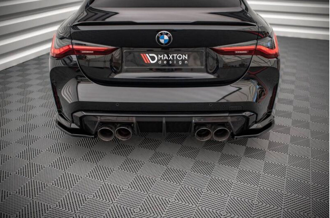 BMW M4 G82 21- takapuskurin kiiltävän mustat kulmapalat Maxton Design