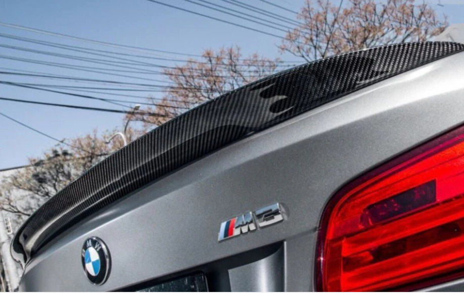 E92 ///M-performance hiilikuitu look takalippa