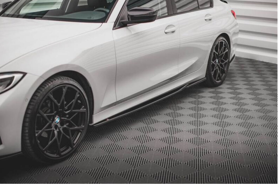 BMW G20 G21 19- vakiohelmojen kiiltävän mustat helmalistat Maxton Design
