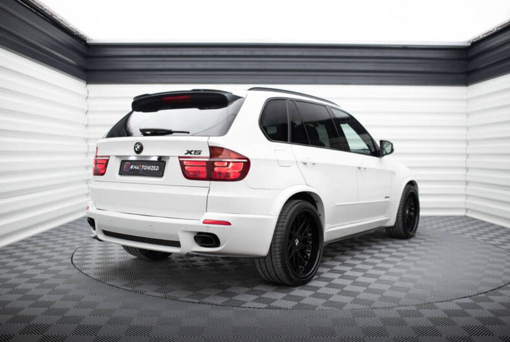 BMW X5 E70 10-13 kiiltävän musta takaspoileri Maxton Design