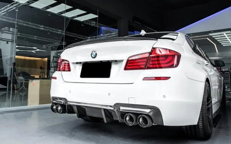 F10 ///M-performance hiilikuitu look takalippa