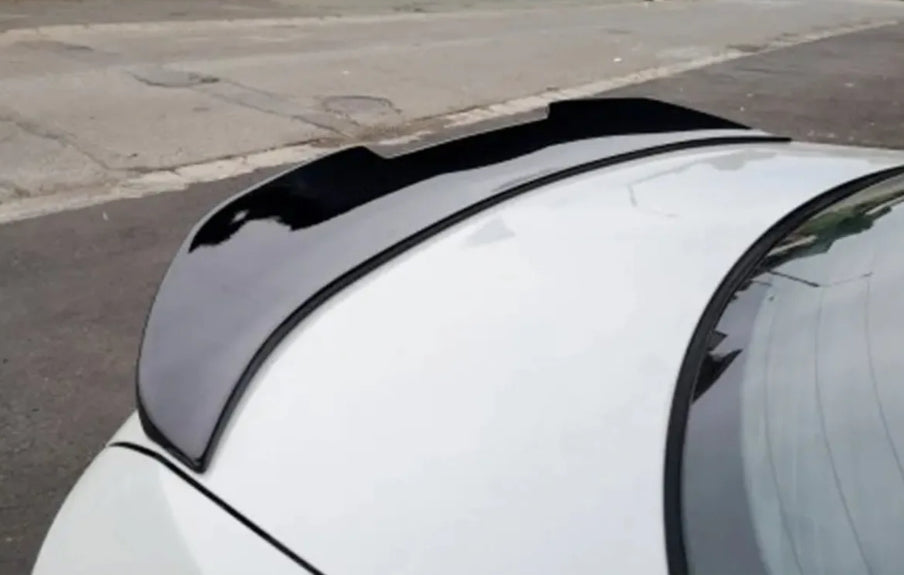E90 Psm-style kiiltävän musta takalippa