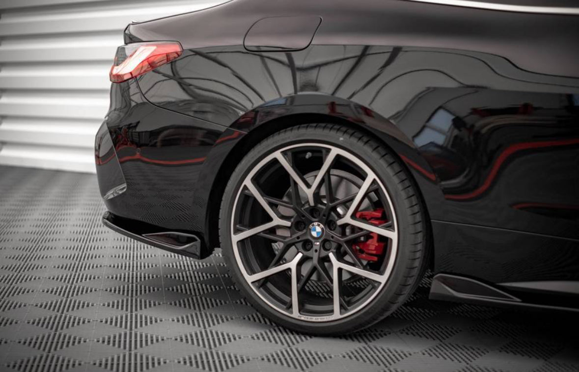BMW 4-sarja G22 20- M-Sport takapuskurin kiiltävän mustat kulmapalat Maxton Design