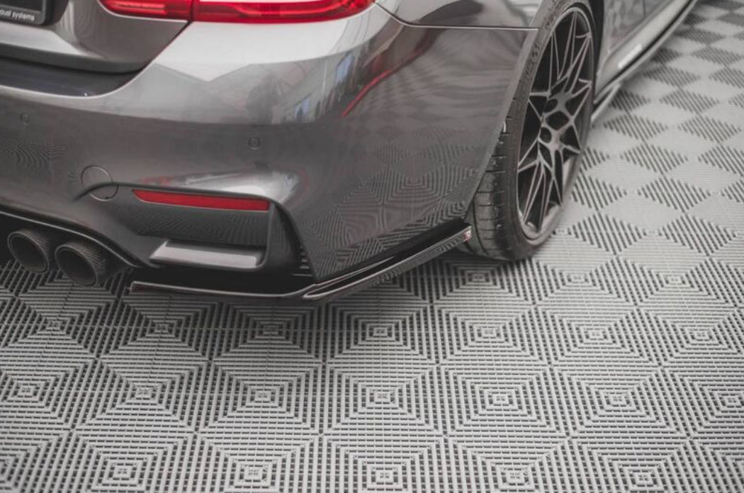 BMW M4 F82 14- takapuskurin kiiltävän mustat kulmapalat Maxton Design