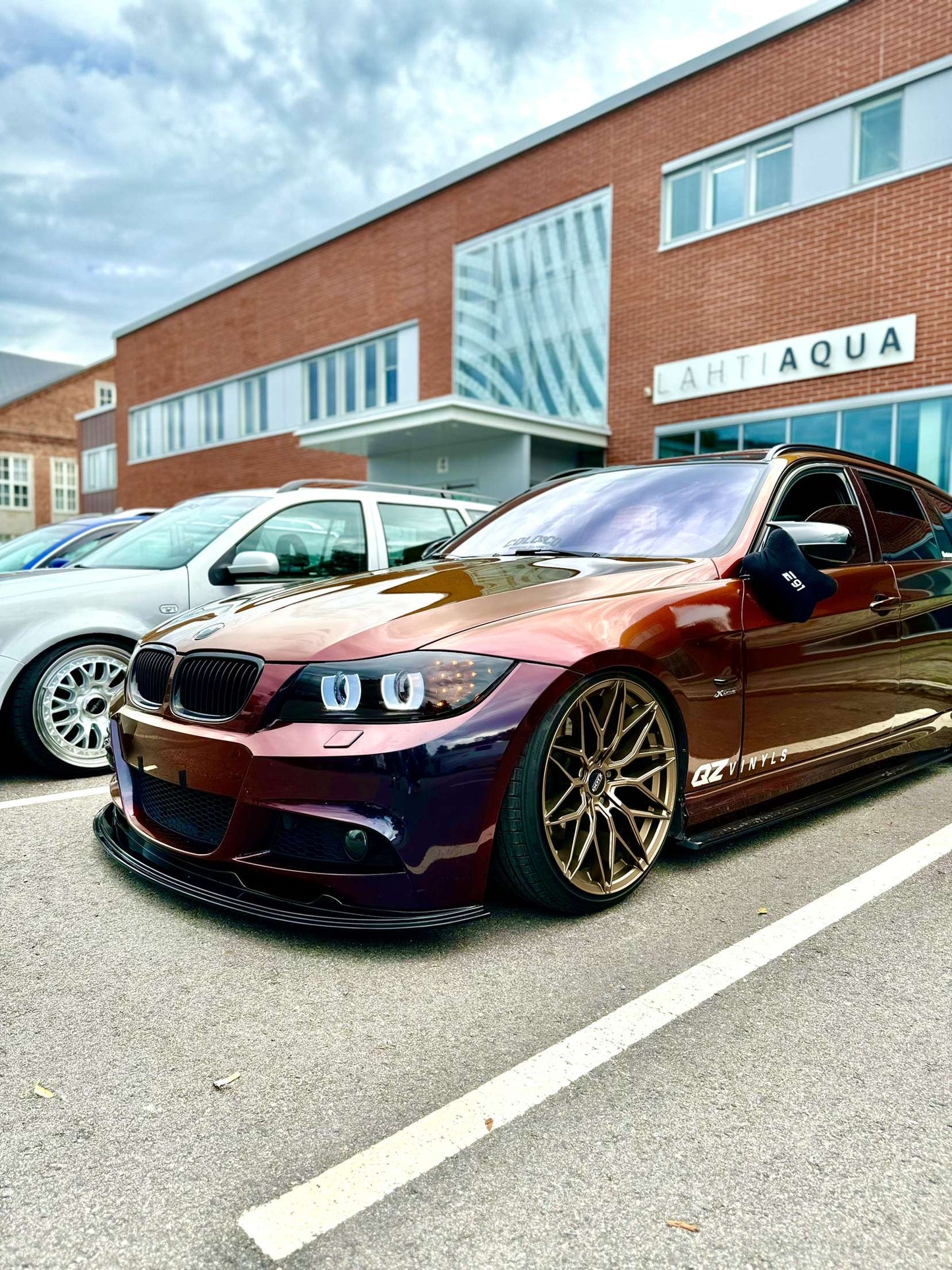 BMW E90/E91 LCI kiiltävän musta Hockenheim etulippa