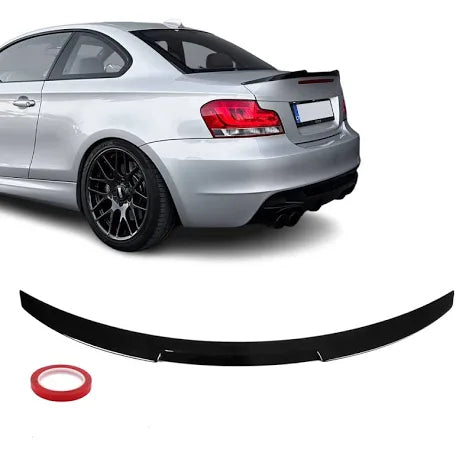 BMW E82 M4-Style kiiltävän musta takalippa
