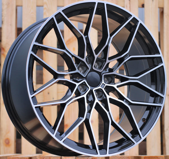 BMW Haxer Replica 5x120 18" (Useita vaihtoehtoja)  KR72.6 Kantavuus 690kg