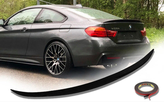 F32 ///M-performance kiiltävän musta takalippa